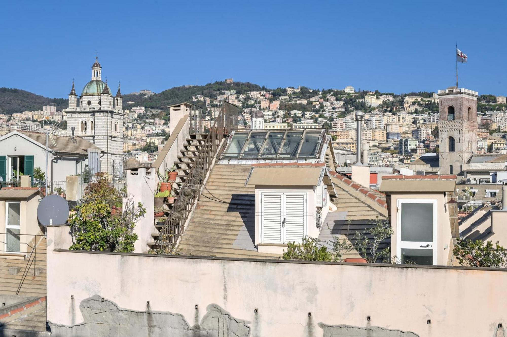 Lovely Room On Rooftops - Genovainrelax Экстерьер фото
